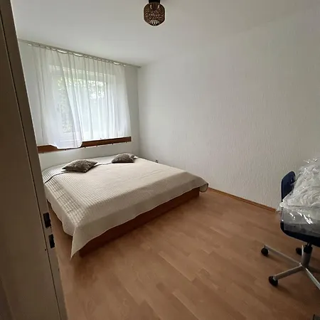 Appartement Moebiliert Lage 10min Dus Airport, Messe Und Fussball Stadion Duisburg