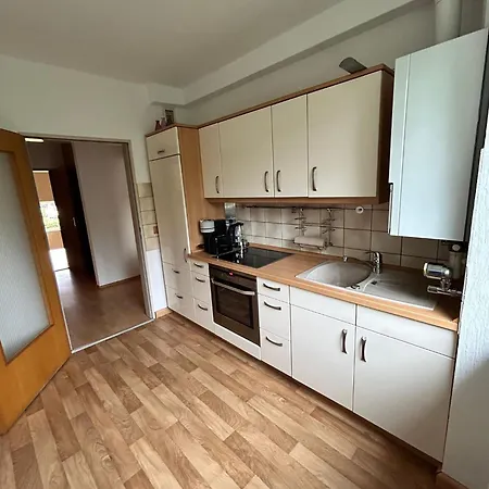 Appartement Moebiliert Lage 10min Dus Airport, Messe Und Fussball Stadion *