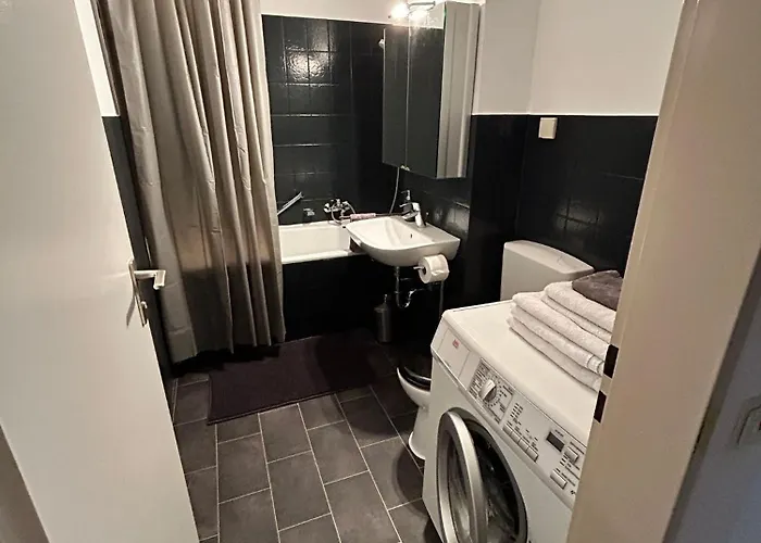 Moebiliert Lage 10min Dus Airport, Messe Und Fussball Stadion 公寓